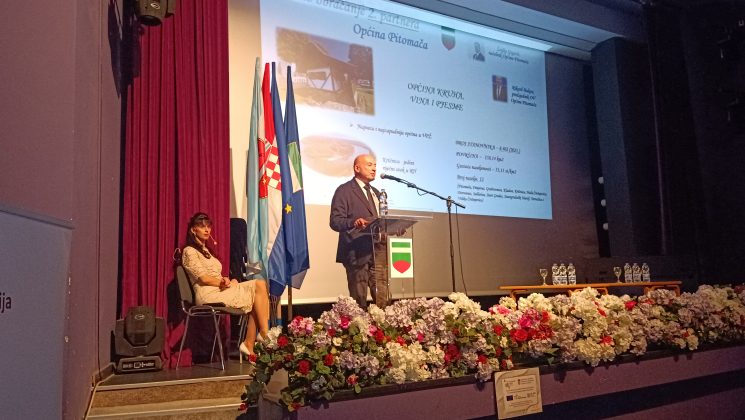 U Pitomači održana dvodnevna konferencija „Žene u ruralnim područjima“ 7 4